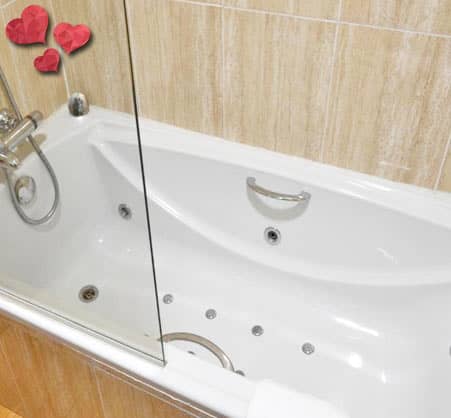 Habitación con bañera de hidromasaje en Oviedo Asturias